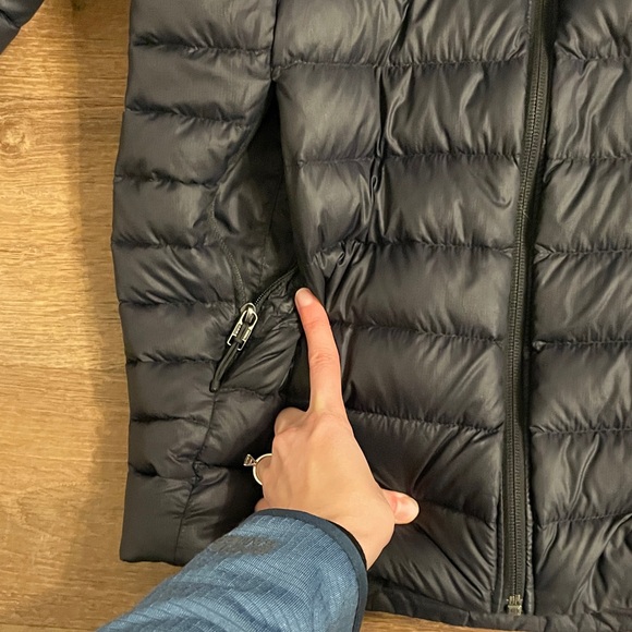 Patagonia Men’s Down Sweater Jacket - Picture 3 of 9